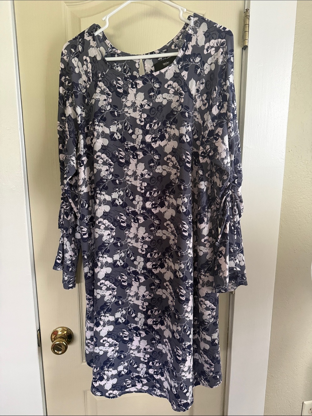 Mossimo Supply Co. Navy and White Floral Long-Sleeve Dress